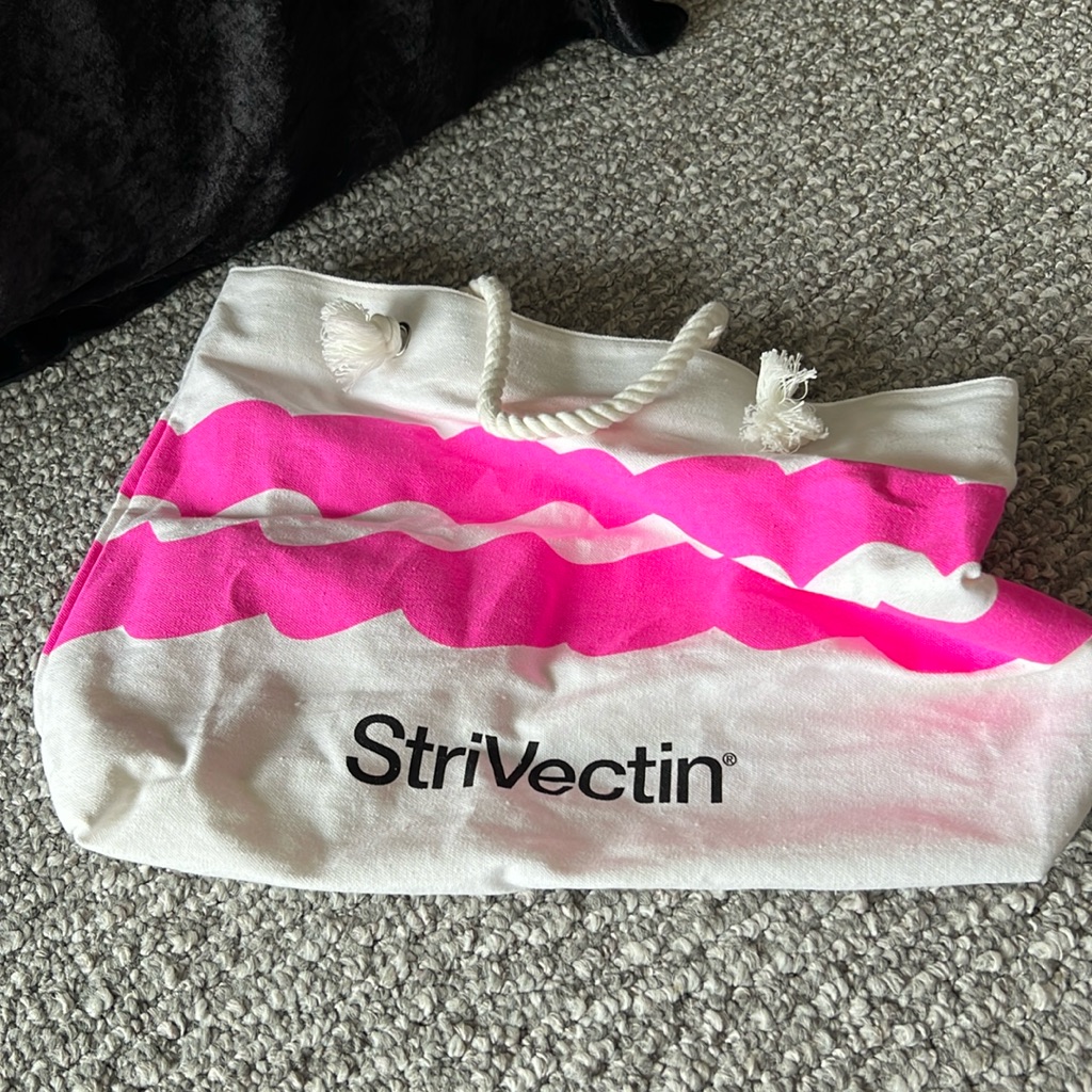 Strivectin Beach Bag